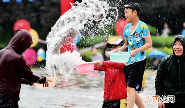 泼水节是过年的习俗吗 要做哪些事情