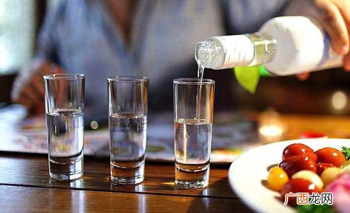 二两白酒的酒杯是110毫升 二两白酒是多大一杯