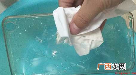 硅胶手机套变黄怎么洗白