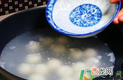 煮冻元宵需要先解冻吗 煮速冻元宵需要解冻吗