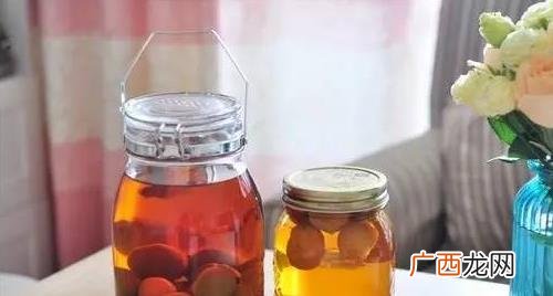 青梅酒一天喝多少合适15~20ml为宜 自制青梅酒度数高吗