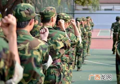 男生军训准备卫生巾是怎么回事 男生军训准备卫生巾,军训卫生巾鞋垫怎么用