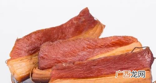 熏腊肉用柏树还是松树 熏腊肉用松树好还是柏树好
