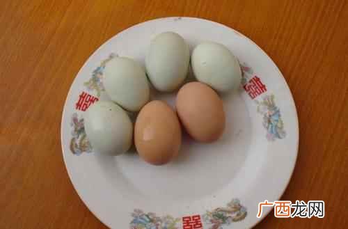 一岁半宝宝吃鸡蛋好还是鸭蛋好 宝宝吃鸡蛋好还是鸭蛋好