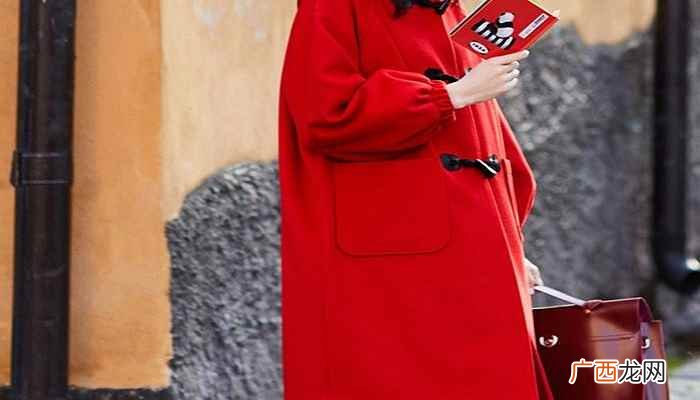 牛角扣大衣适合什么年龄层 牛角扣大衣适合年龄