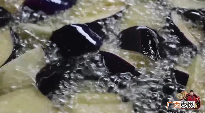 红烧茄子最好吃的做法，简单美味又下饭，看看你喜欢吃不？