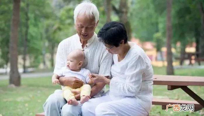 儿子儿媳让亲妈“免费”带娃，8年后开口赶人，老母亲：房子还我