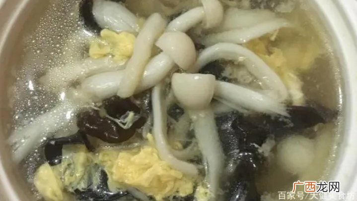 这种菇被称为菌中的金枝玉叶，没想到吃法还这么多，真馋人！