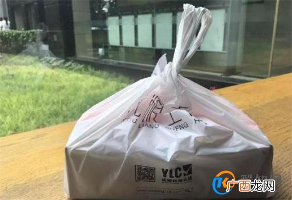 外卖过度包装是本末倒置吗？