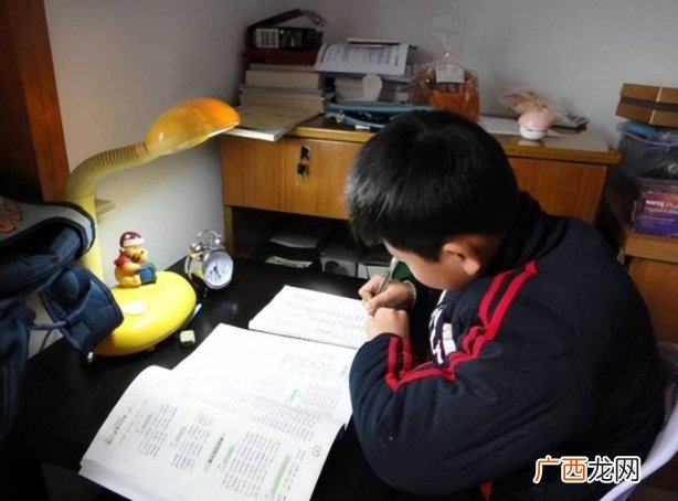 儿子中考成绩差被分到了技校，宝妈总结3点血泪教训，要引以为戒