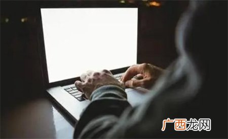 ?下班了也要紧盯微信 这算不算加班？