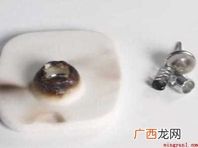 衣服扣没有吸铁石怎么卸