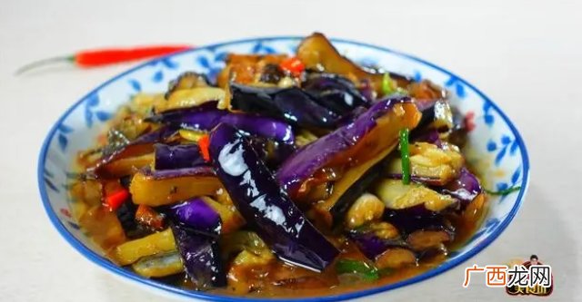 我家茄子从不炖着吃，不蒸不烤不红烧，酱香美味，上桌就扫光！