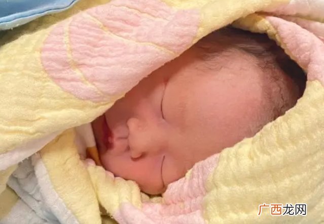 宝宝睡整觉时，也要留意这一信号，容易大脑缺氧
