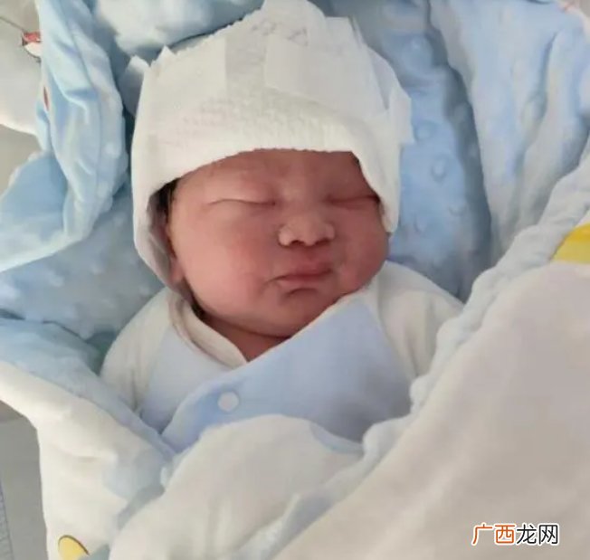 刚满月就肠胀气，这一喂养习惯，妈妈趁早改掉