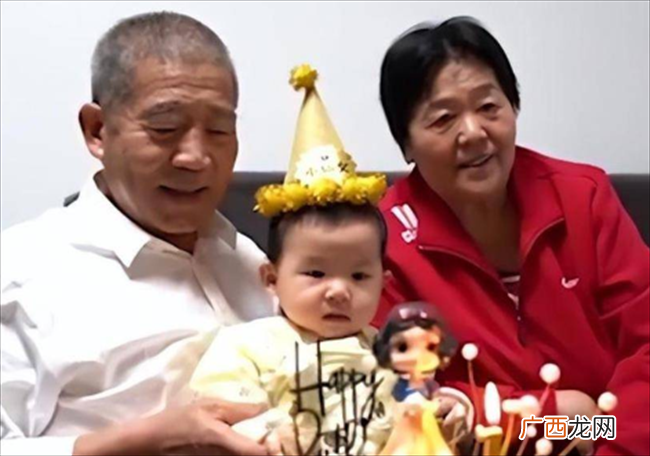 19年67岁大妈怀孕生产,扬言永不麻烦儿女,如今一家三口其乐融融