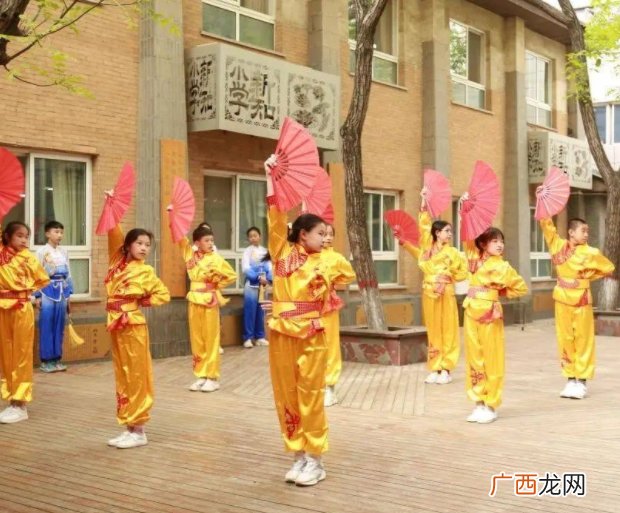 新知小学迎接“中小学德育工作示范基地”评估考察