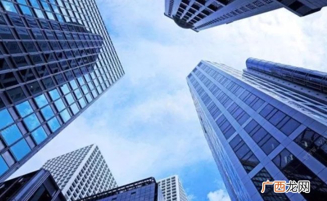 “逃离”写字楼的年轻人该如何重新打量人生？