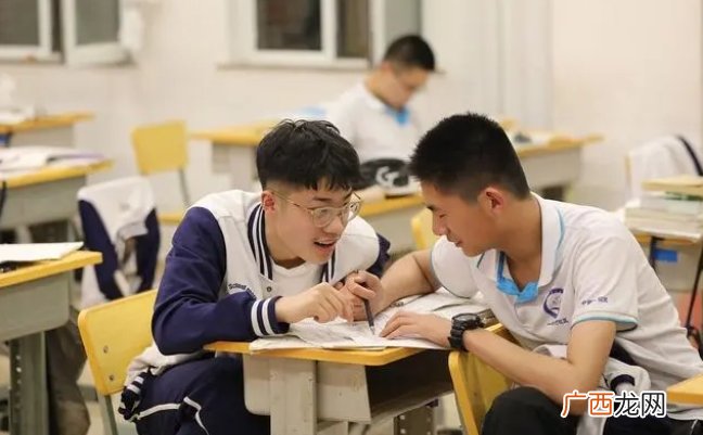 孩子在学校自残我应该这样开导