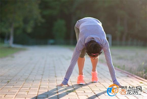 每天跑步1公里能降血糖？提醒：想要稳定血糖，还需做好这些事！