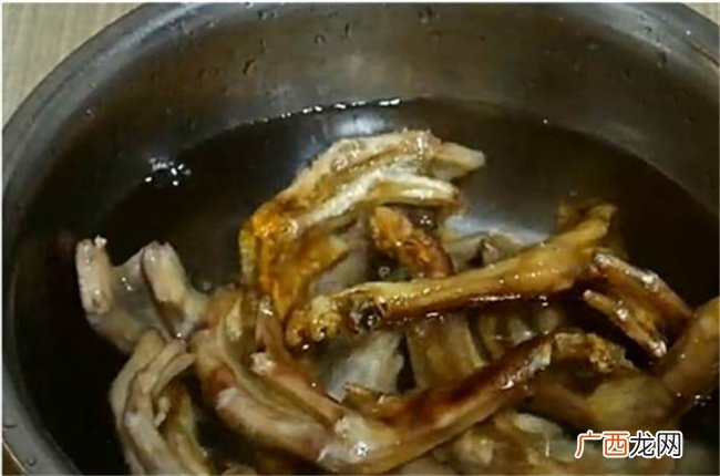 每年冬后就馋这道农家菜，高蛋白低热量，敞开肚皮吃也长不胖