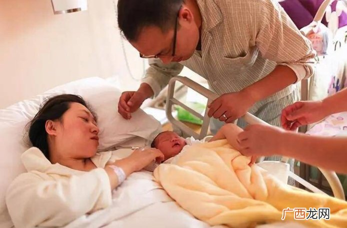 剖腹产下奶慢？剖腹产后多久有奶不完全由分娩方式决定，看3早