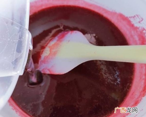 吃剩的水果不要扔，煮一煮搅一搅，做成水果软糖，隔壁小孩馋哭了
