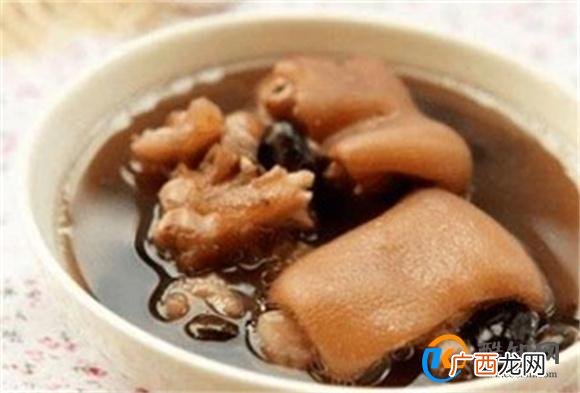 它是天然“花青素”，女人常吃，祛斑减皱、抗衰老，化妆品都省了