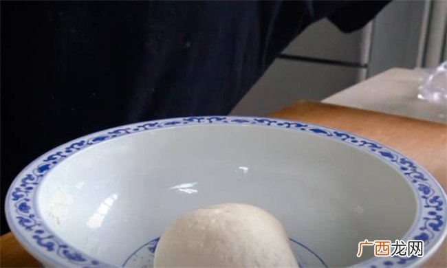 自制吊炉烧饼，外脆里软自带大口袋，夹菜直接吃，咋吃都好吃
