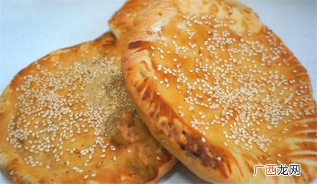 自制吊炉烧饼，外脆里软自带大口袋，夹菜直接吃，咋吃都好吃