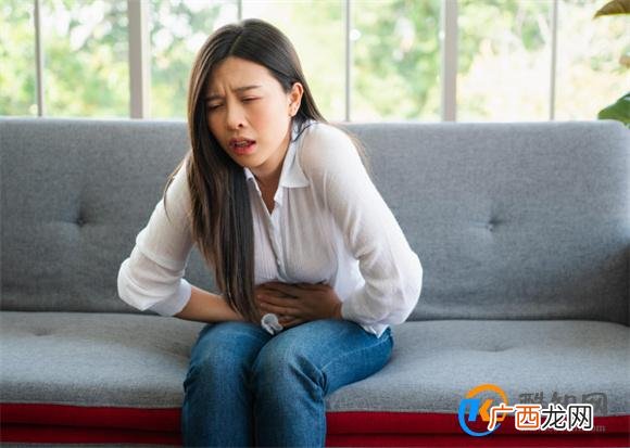 排卵期同房后出血是什么原因 排卵期肚子下坠疼是怎么回事