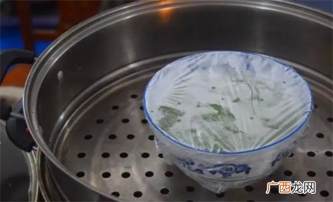 菠菜新做法 加上3只鸡蛋 不炒不凉拌