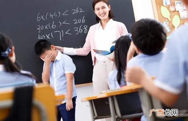教师一年就上八个月班，却拿12个月工资，他们的工作真的轻松吗？