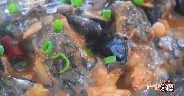 红烧鱼好吃有诀窍，咸香入味