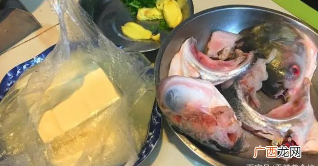 鱼头豆腐汤好吃有诀窍，小孩子吃了特别聪明！