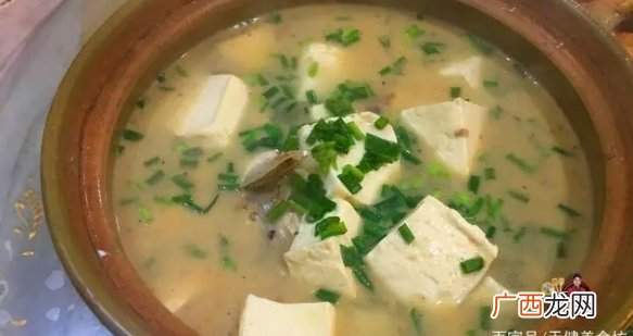 鱼头豆腐汤好吃有诀窍，小孩子吃了特别聪明！