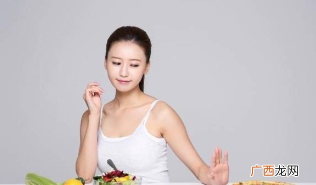 晚餐吃什么不发胖？其实你吃不吃晚餐都不会发胖，关键是做到这点