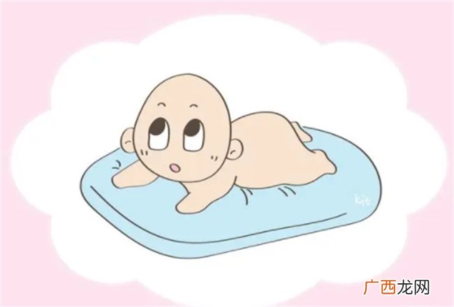 孩子啥时候抬头才算发育正常？过早或过晚都不好，别不当回事
