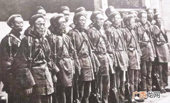 左宗棠的坚毅与悲剧：从痛骂二品总兵到引来杀身之祸