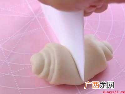 面包怎么做的具体操作步骤 面包怎么做的
