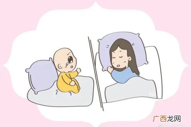 孩子满床滚着睡觉是为啥？可不是淘气，而是一种信号