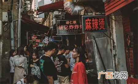 ?第一批游客把长沙堵紫了 为什么长沙会吸引这么多游客？