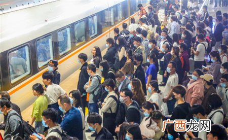 ?为什么高铁坐出地铁既视感？