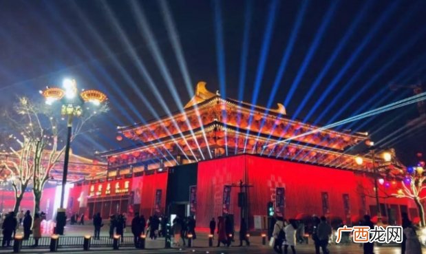 西安多个景区已停票限流不建议前往大唐不夜城 客流是有多饱和?