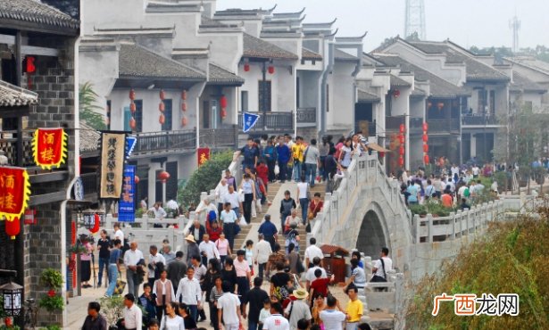 长沙景点队伍排到隔壁景区 长沙五一的队有多长？