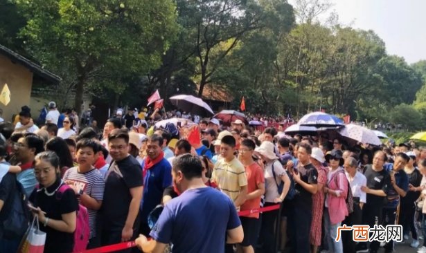 长沙景点队伍排到隔壁景区 长沙五一的队有多长？
