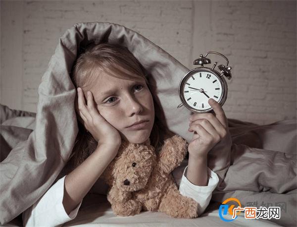 晚上睡不着是什么原因 睡不着觉有什么好的解决办法