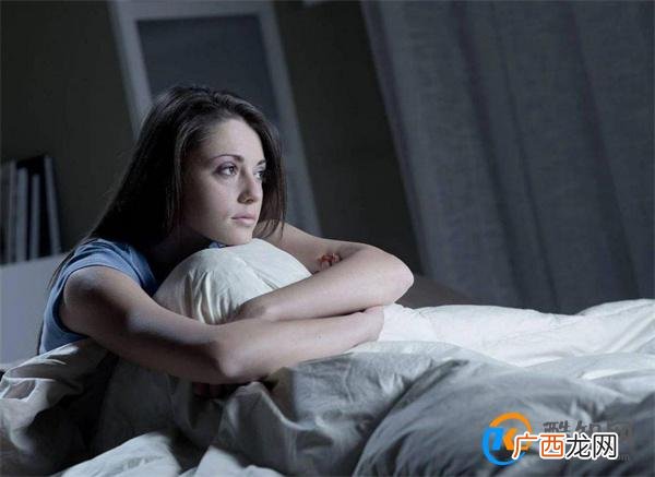 晚上睡不着是什么原因 睡不着觉有什么好的解决办法