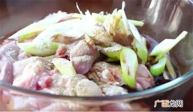 爱吃鸡肉的一定要收藏，教你做道香辣可口的辣子鸡，好吃极了