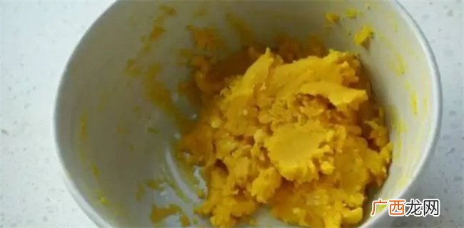爱吃南瓜的一定要收藏，教你做道超美味的咸蛋黄南瓜，好吃极了